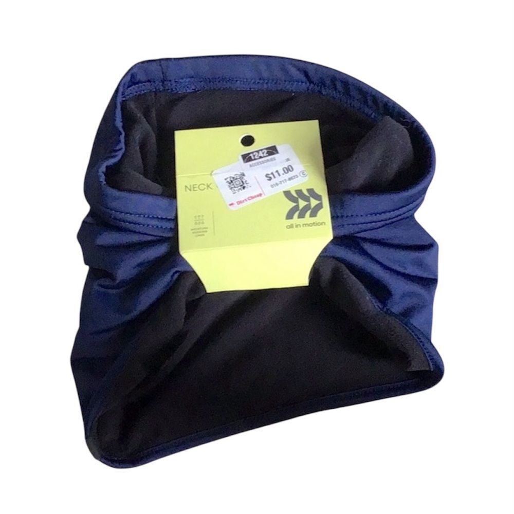 NWT All In Motion Neck Warmer Gator